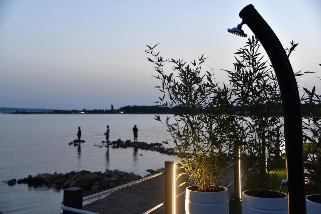 Beach Apartment Paklenica Seline Bagian luar foto