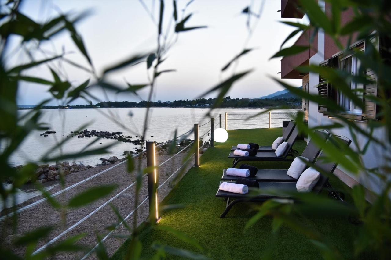 Beach Apartment Paklenica Seline Bagian luar foto